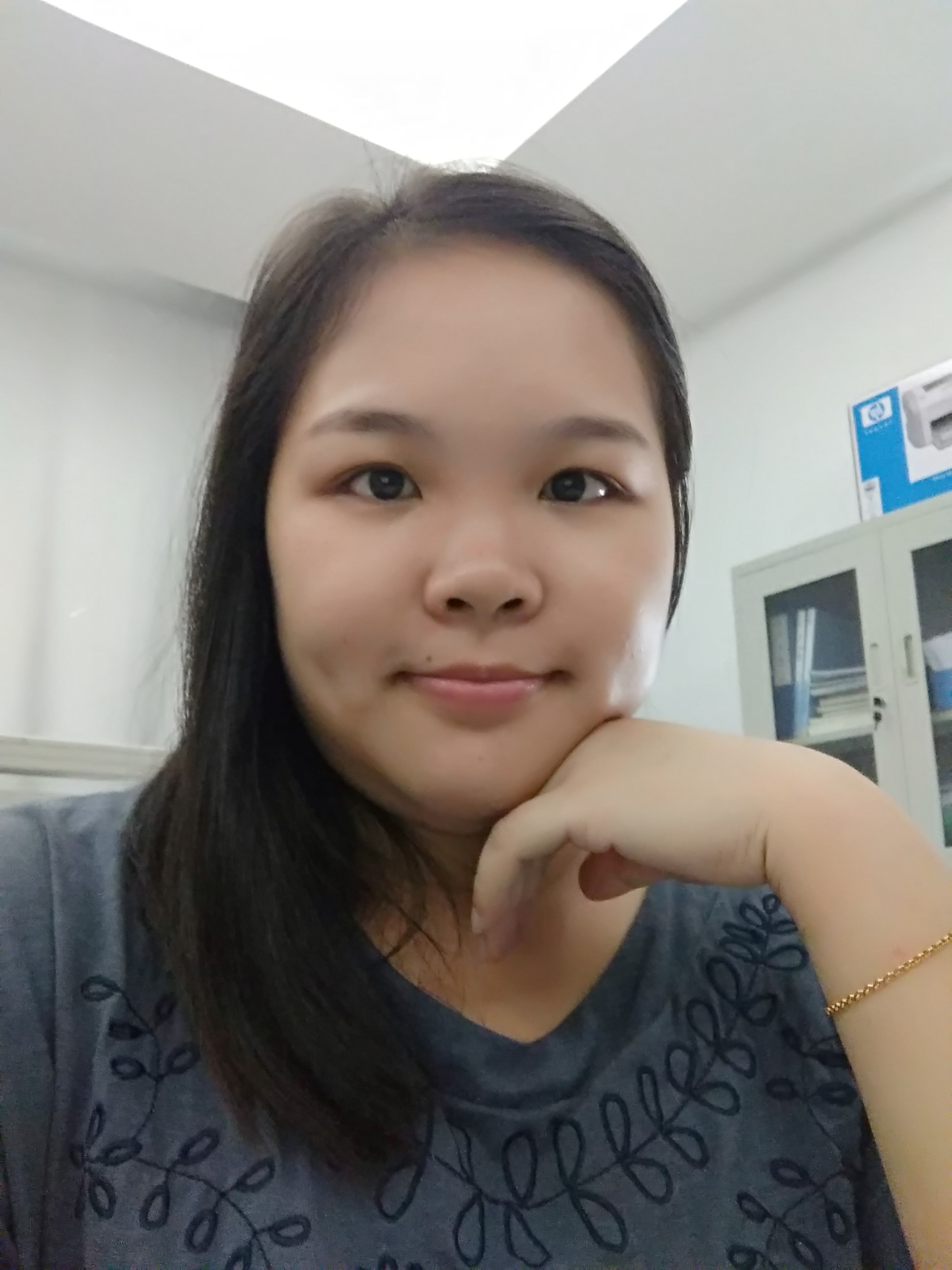 罗女士照片